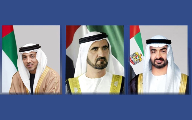 الصورة: الصورة: رئيس الدولة ونائباه والحكام يعزون ملك البحرين في وفاة عبدالله بن سلمان