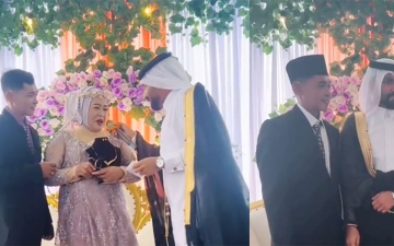 الصورة: الصورة: إكراماً لخدمتها في بيتهم 30 عاماً.. شاب سعودي يزف إندونيسية إلى زوجها "فيديو"