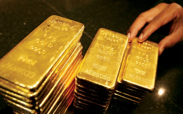 الصورة: الصورة: الذهب يتراجع  والأنظار على توجهات الفائدة الأمريكية