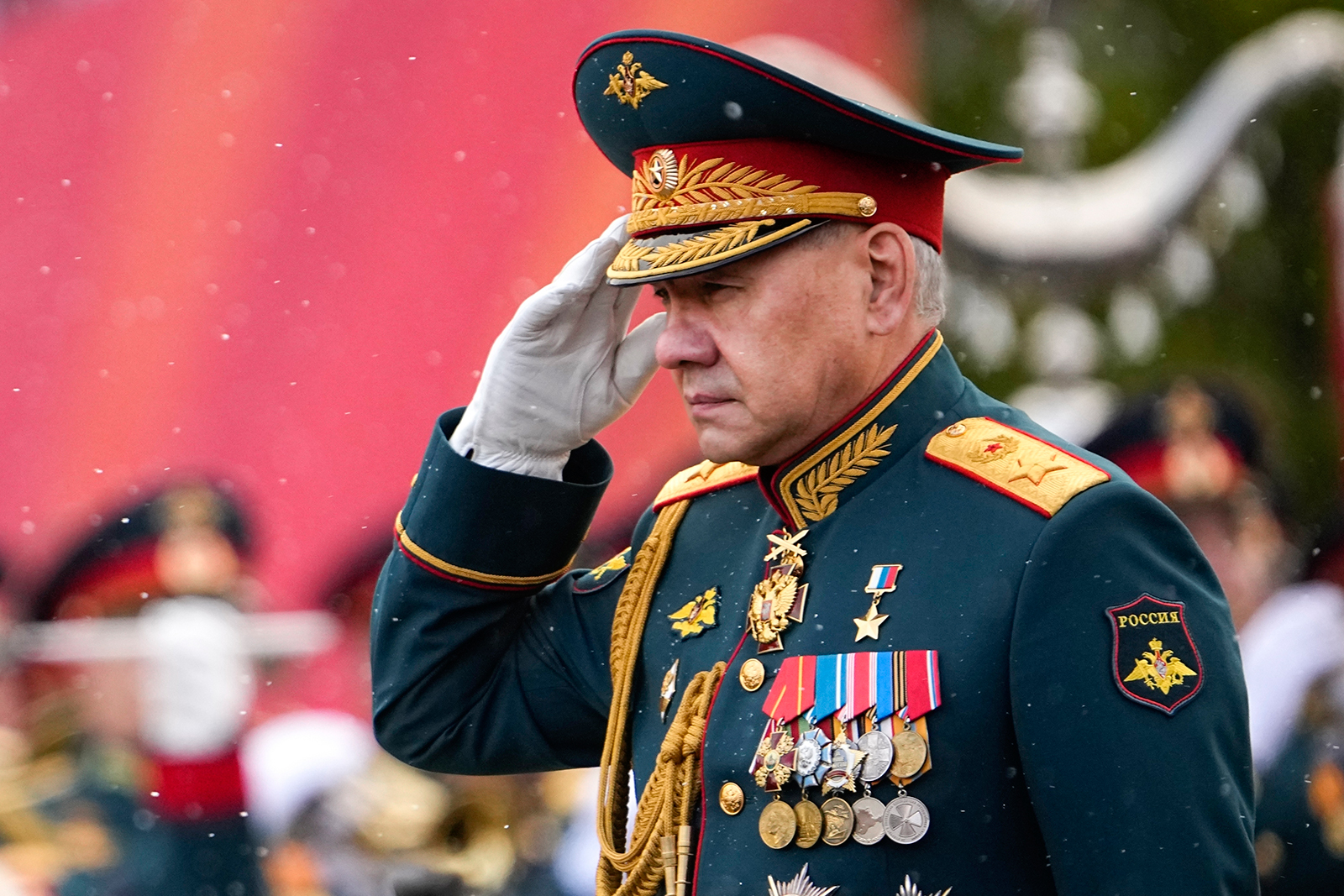 كيف فسَّرت واشنطن إقالة وزير دفاع روسيا؟