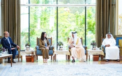 الصورة: الصورة: سعود بن صقر يستعرض العلاقات التجارية والشراكة مع الولايات المتحدة