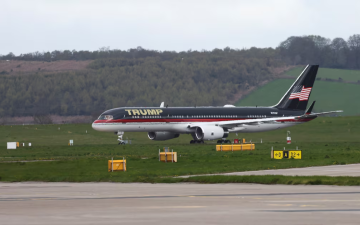 الصورة: الصورة: طائرة ترامب تصطدم بطائرة خاصة في مطار بفلوريدا