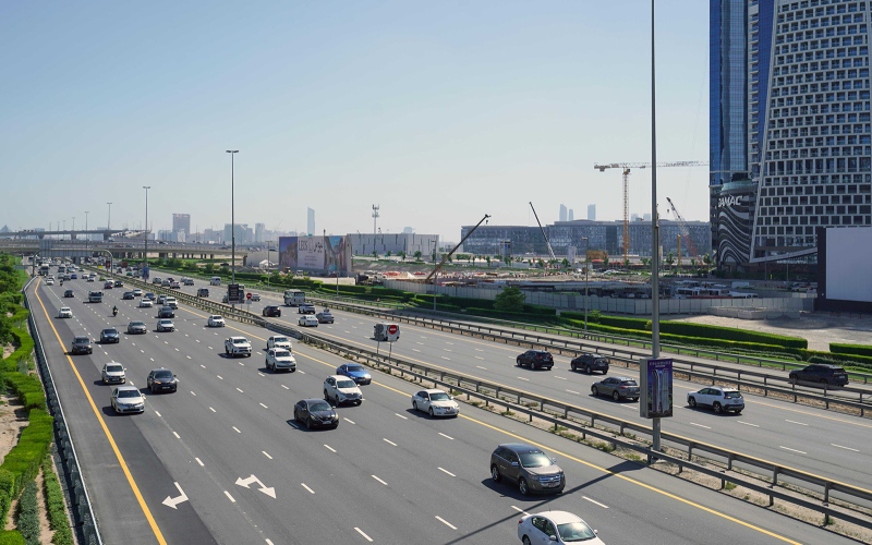 الصورة: الصورة: طرق دبي تنجز أعمال توسعة بالجداف والخليج التجاري بطول 1 كم