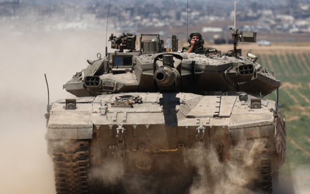 الصورة: الصورة: الجيش الإسرائيلي يكثف عملياته البرية في رفح