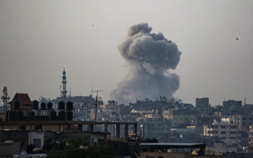 الصورة: الصورة: غارة جوية إسرائيلية تقتل 27 شخصاً وسط غزة