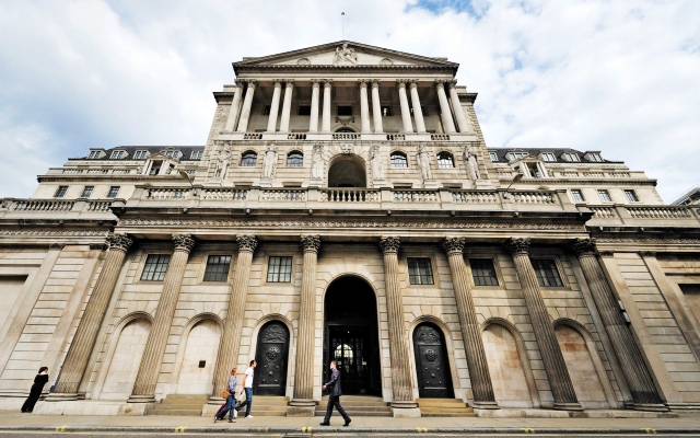 الصورة: الصورة: نائب محافظ بنك إنجلترا المركزي يتوقع خفض الفائدة البريطانية خلال الصيف