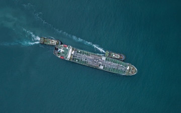 الصورة: الصورة: "الموانئ والجمارك": 105% نمو عدد الرخص الممنوحة للشركات المتخصصة بتزويد السفن بالوقود في دبي