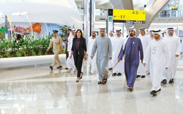 الصورة: الصورة: محمد بن راشد: مطار زايد الدولي بأبوظبي تحفة معمارية زانها وزينها اسم المؤسس