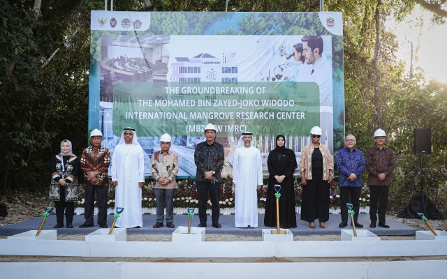الصورة: الصورة: الإمارات تعلن وضع حجر الأساس لمركز "محمد بن زايد - جوكو ويدودو" لأبحاث القرم في إندونيسيا