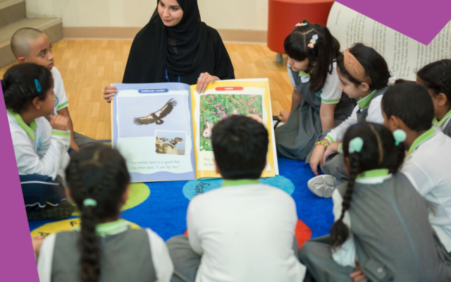 الصورة: الصورة: بتوجيهات رئيس الدولة.. توزيع 65,000 كتاب من معرض أبوظبي الدولي للكتاب على مدارس الدولة