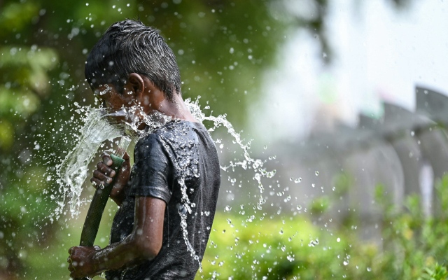 الصورة: الصورة: الحرارة وصلت 50 درجة مئوية .. الهند تحذر من موجة حر غير مسبوقة