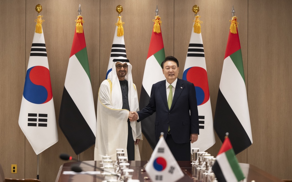 الصورة: الصورة: رئيس الدولة والرئيس الكوري يبحثان في سيؤول تعزيز الشراكة الاستراتيجية الخاصة بين البلدين