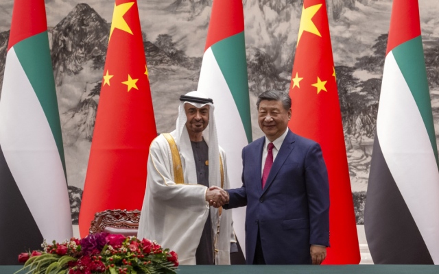 الصورة: الصورة: رئيس الدولة والرئيس الصيني يشهدان توقيع اتفاقيات ومذكرات تفاهم