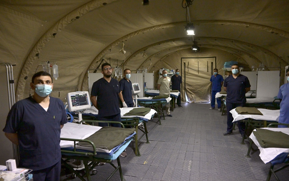 الصورة: الصورة: المستشفى الميداني الإماراتي في غزة يواصل تقديم خدماته العلاجية لسكان القطاع
