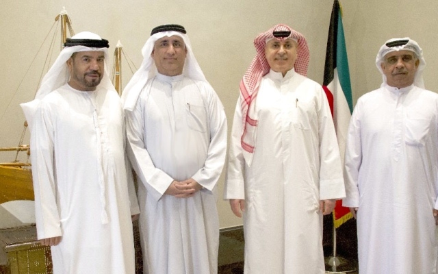 الصورة: الصورة: سفير الكويت يلتقي فريق وطاقم منطاد الإمارات