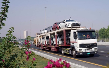 الصورة: الصورة: "طرق دبي" تكشف تفاصيل استراتيجية النقل التجاري واللوجستي البري 2030