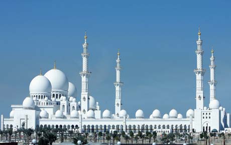 جامع الشيخ زايد صرح حضاري يرسخ الثقافة الإسلامية عبر الإمارات