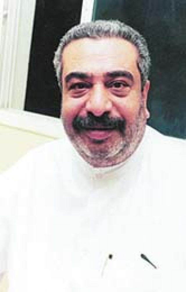 أفسد الفنان القطري غازي حسين ثوبي بالزيت في اليوم الأول من صيام رياضة البيان
